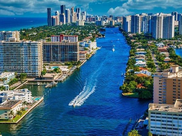 800 Parkview Dr , Unit 410, Hallandale Beach, FL 33009
