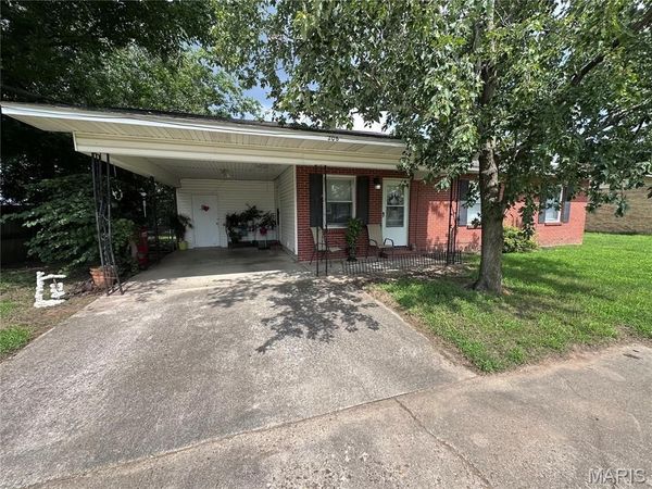 206 Russell Avenue , Sikeston, MO 63801