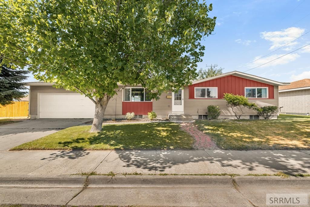 1005 E 21st Street, Idaho Falls, ID 83404 Main Photo