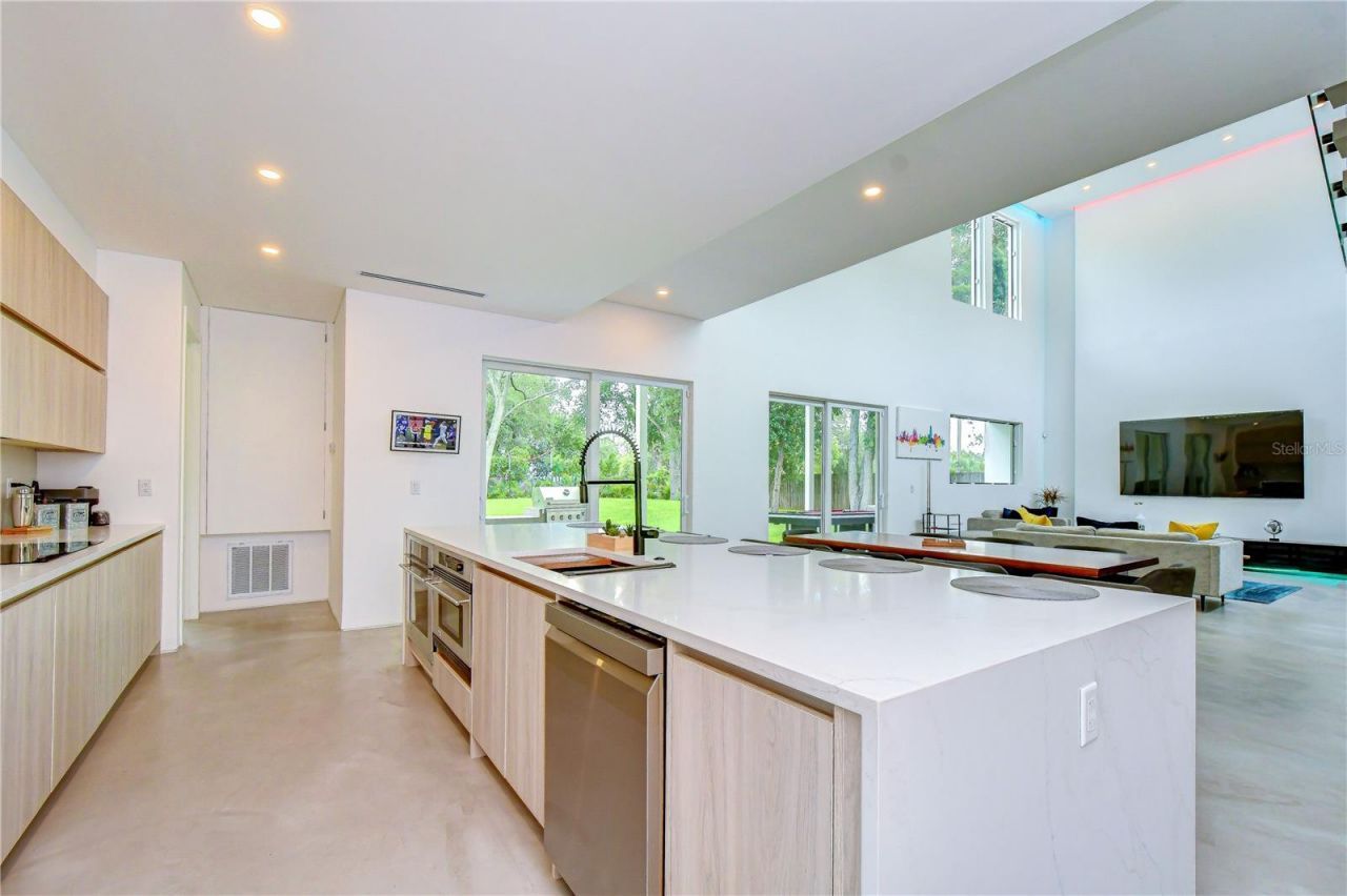 6805 New York Drive , Tampa, FL 33619 Photo