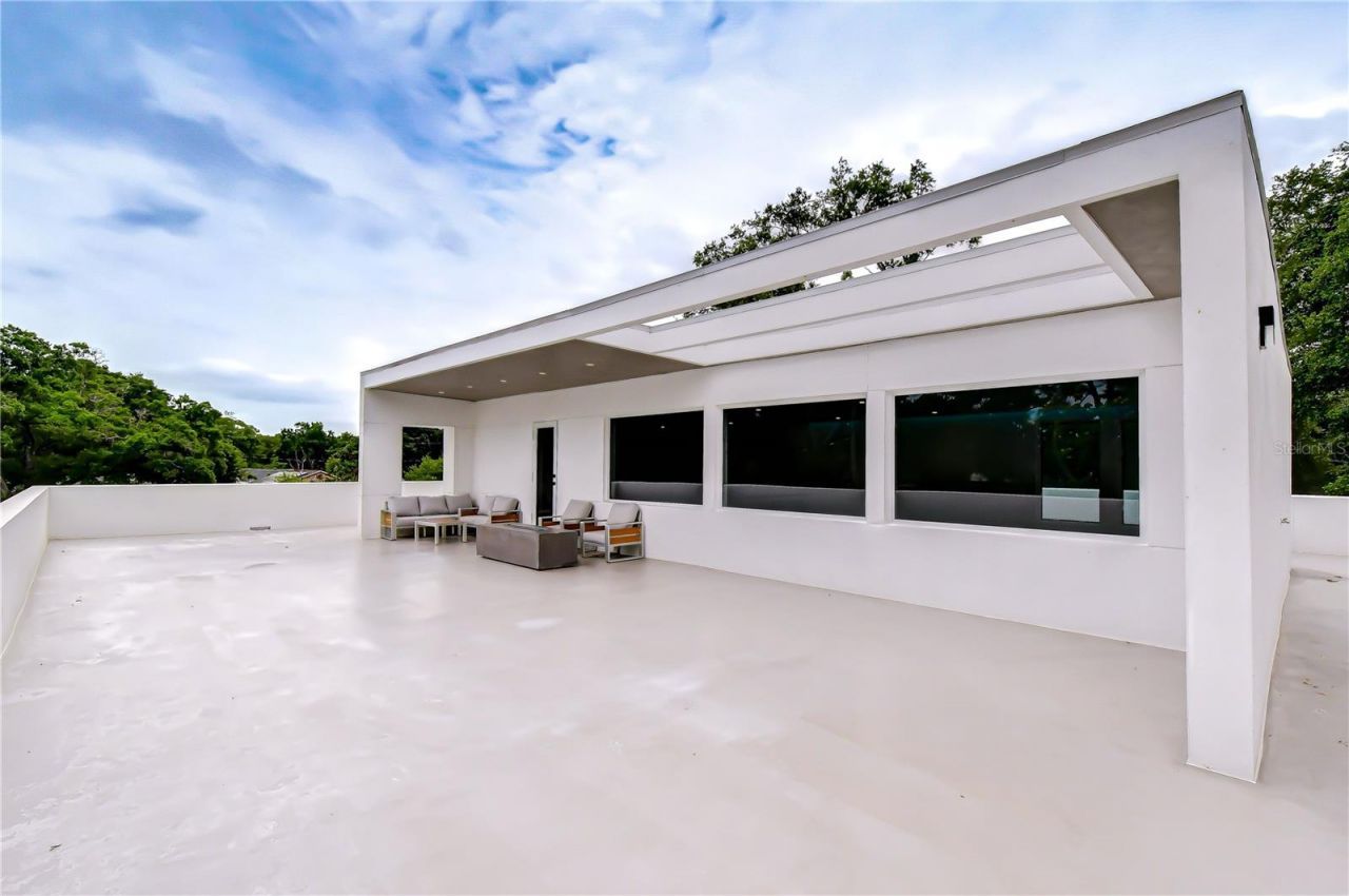6805 New York Drive , Tampa, FL 33619 Photo
