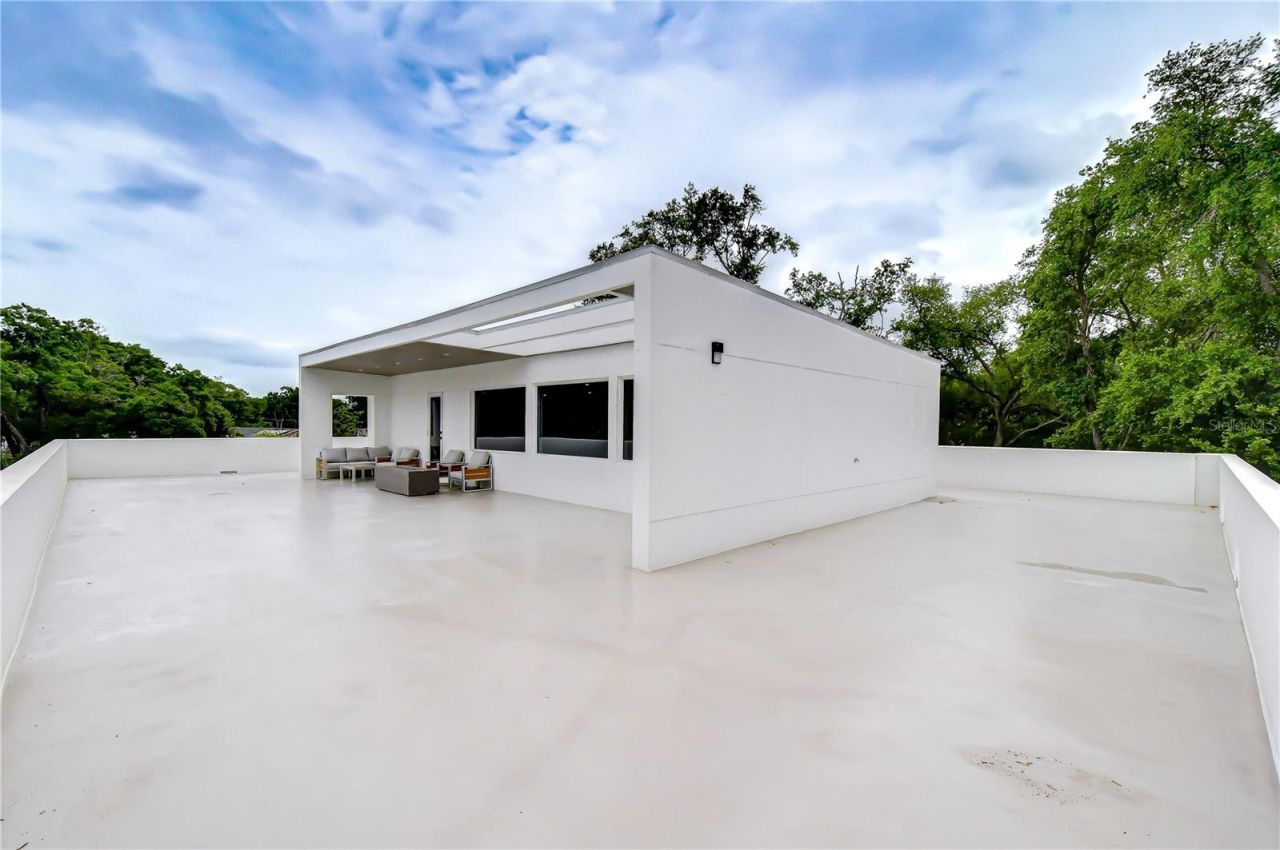 6805 New York Drive , Tampa, FL 33619 Photo