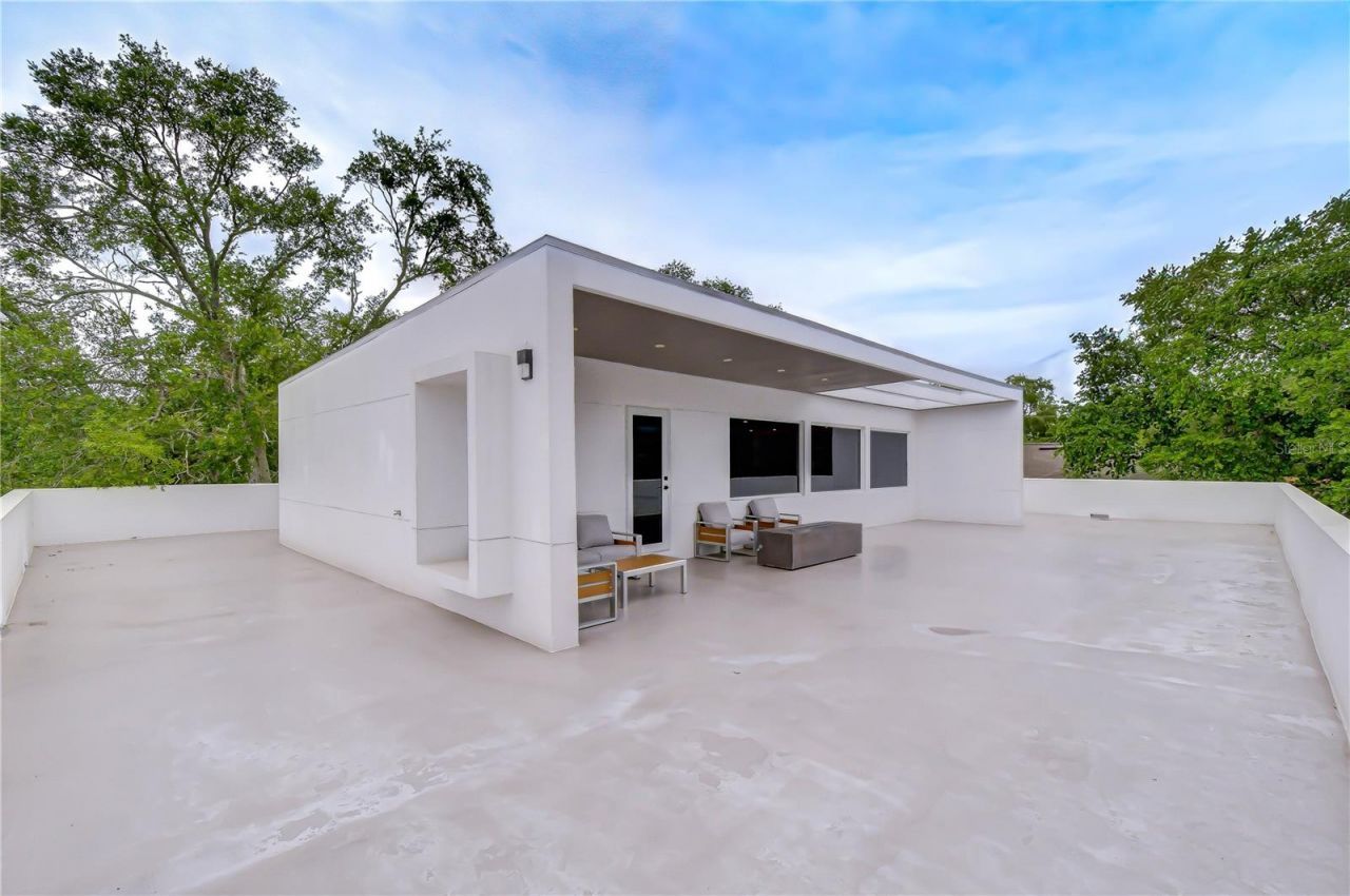 6805 New York Drive , Tampa, FL 33619 Photo