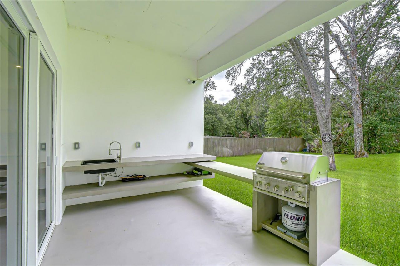 6805 New York Drive , Tampa, FL 33619 Photo