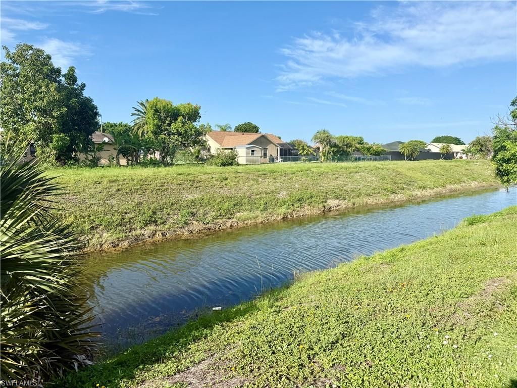 516 Parkside St, Lehigh Acres, FL 33936 Photo