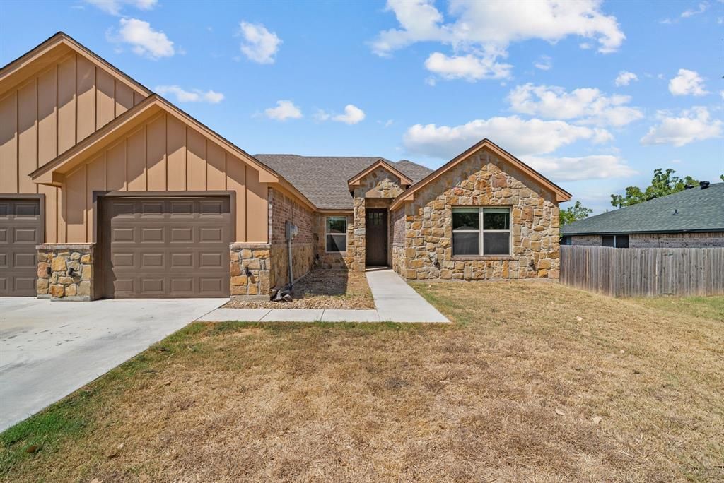 220 St Charles Drive, Unit A, Springtown, TX 76082 Main Photo