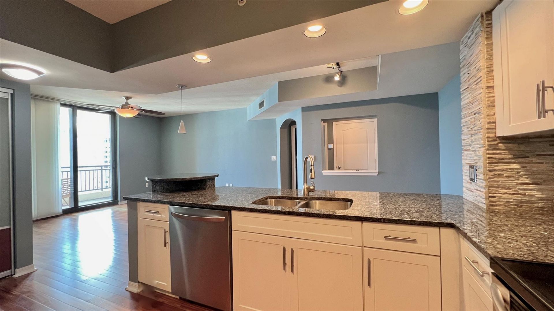 100 N Federal Highway, Fort Lauderdale, FL 33301 Photo