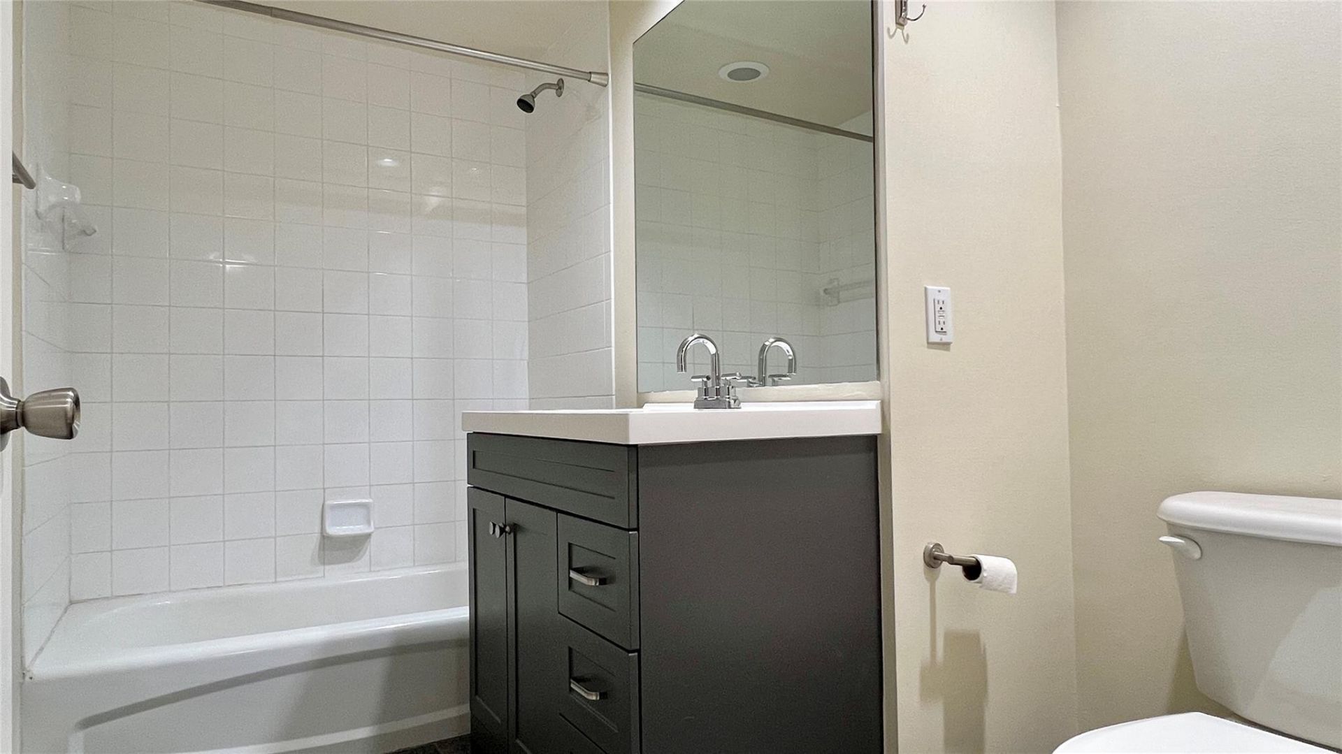 100 N Federal Highway, Fort Lauderdale, FL 33301 Photo