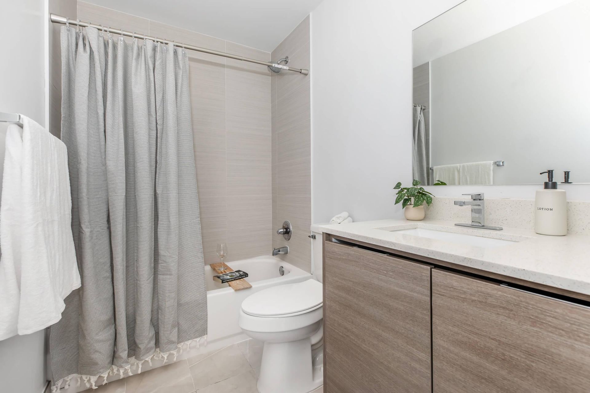 39 NW 7th Avenue, Unit 702, Miami, FL 33128 Photo