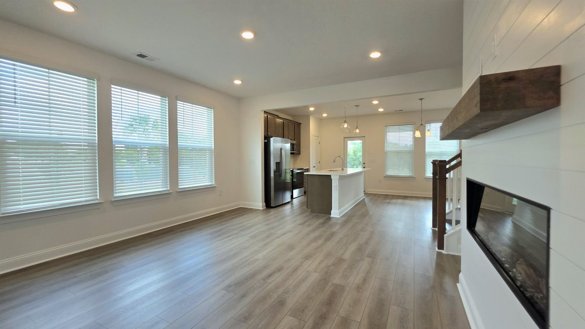 670 Bolder Way Photo 4