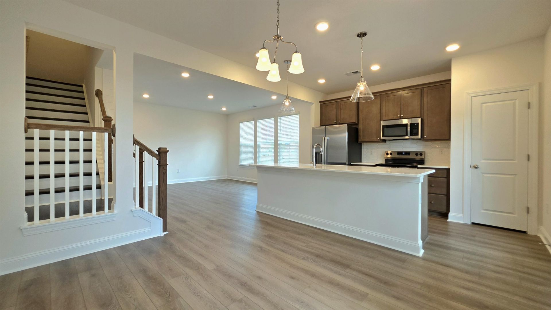 670 Bolder Way Photo 9