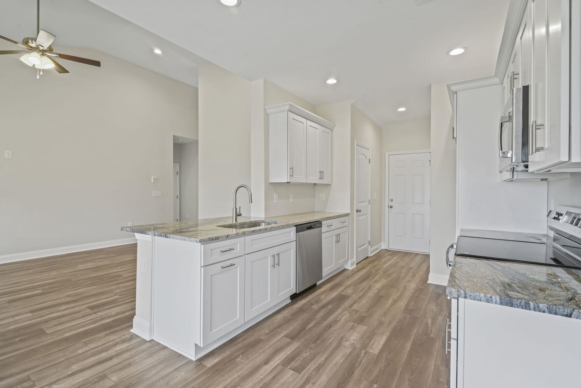 562 Bucks Trail  Photo 10