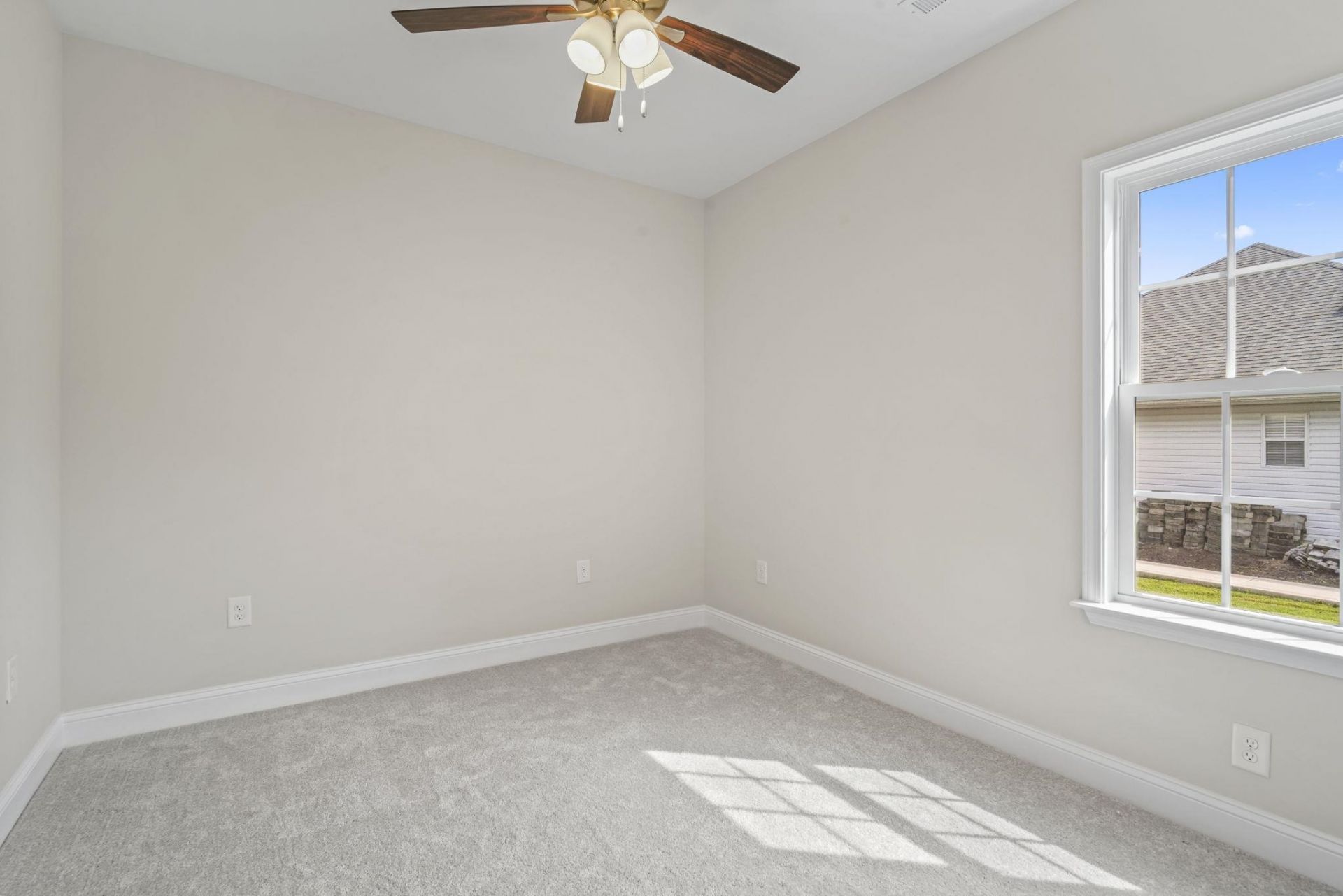562 Bucks Trail  Photo 18