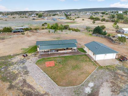 6 County Line Road Edgewood, NM 87015