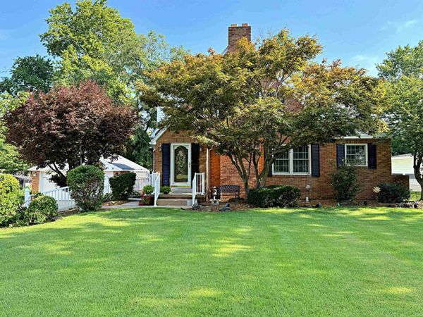 900 Brett Cabel Road, Washington, IN 47501