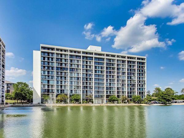 2015 S FINLEY Road, Unit 310, Lombard, IL 60148