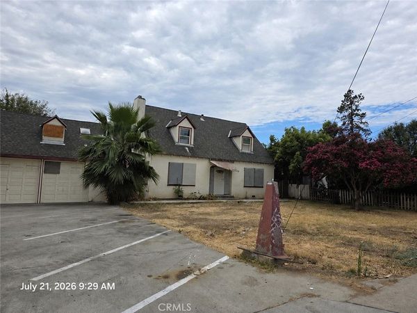 5166 E Tulare Street , Fresno, CA 93727