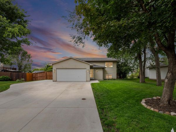 9430 Hale Avenue S, Cottage Grove, MN 55016