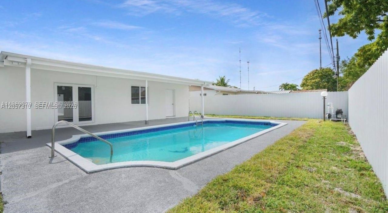 105 NE 213th St , Miami Gardens, FL 33179 Photo
