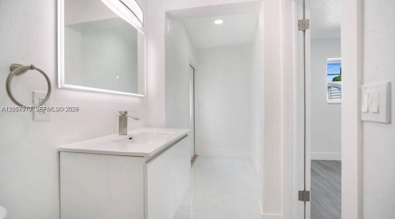 105 NE 213th St , Miami Gardens, FL 33179 Photo