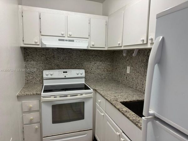 4725 NW 7th St , Unit 206-3, Miami, FL 33126