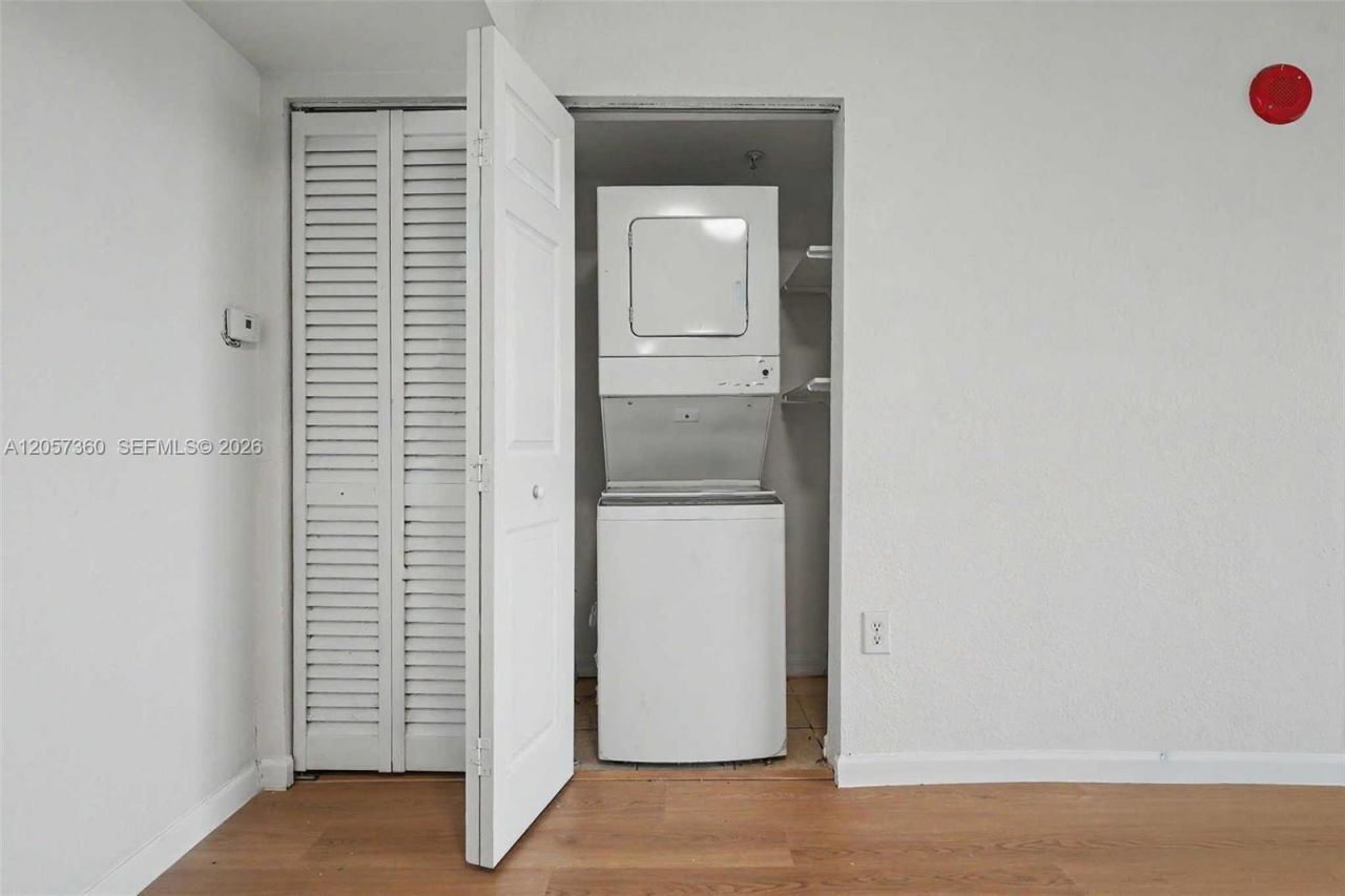 816 NW 11th St , Unit 402, Miami, FL 33136 Photo