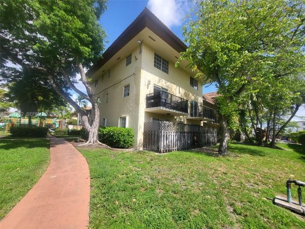 8500 SW 109 Av , Unit 6-201, Miami, FL 33173