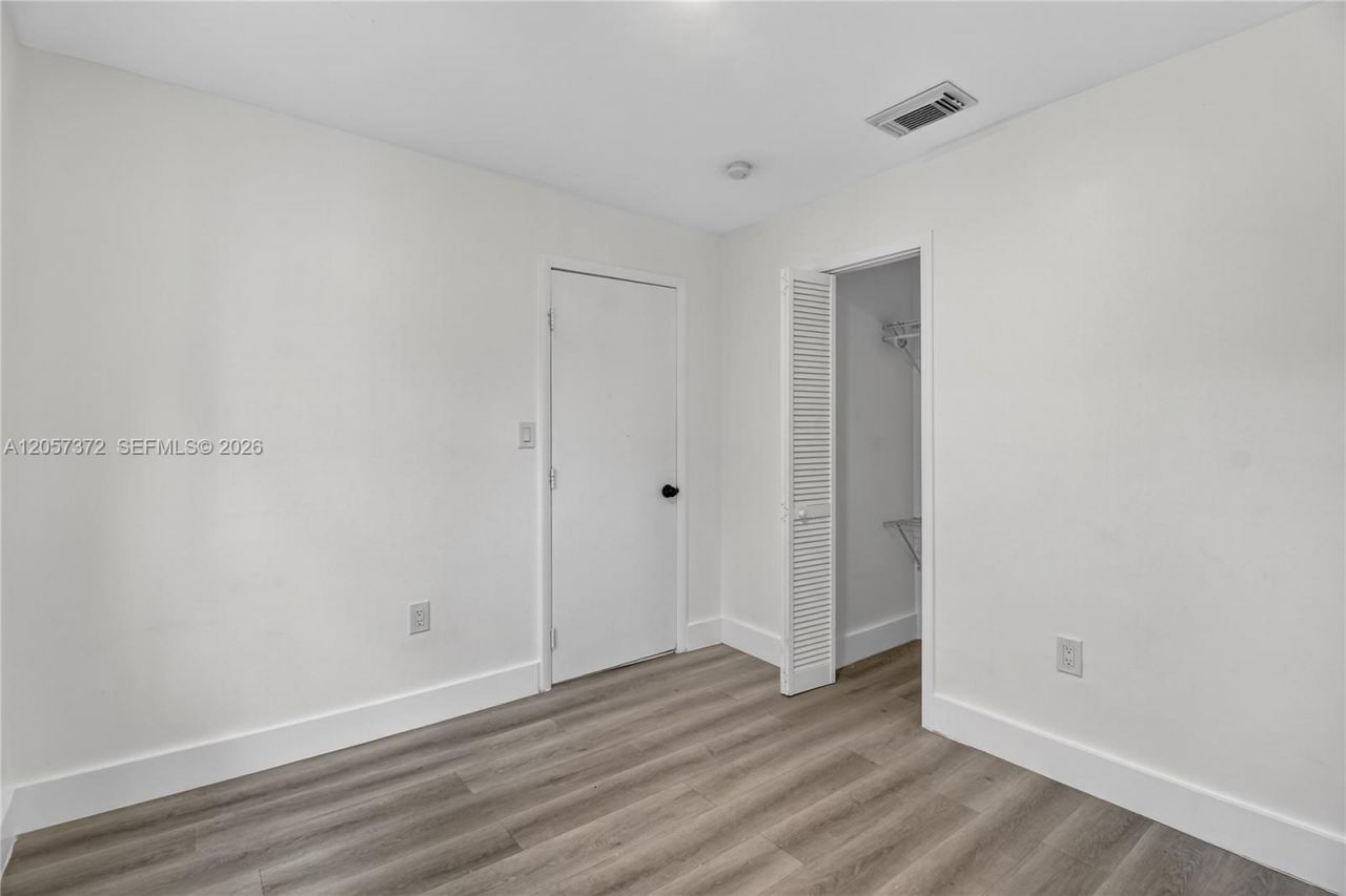 428 NW 97th St , Miami, FL 33150 Photo