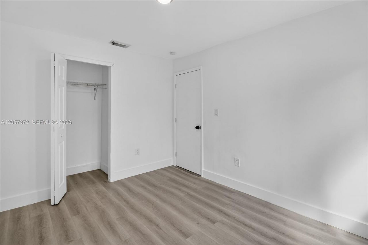 428 NW 97th St , Miami, FL 33150 Photo