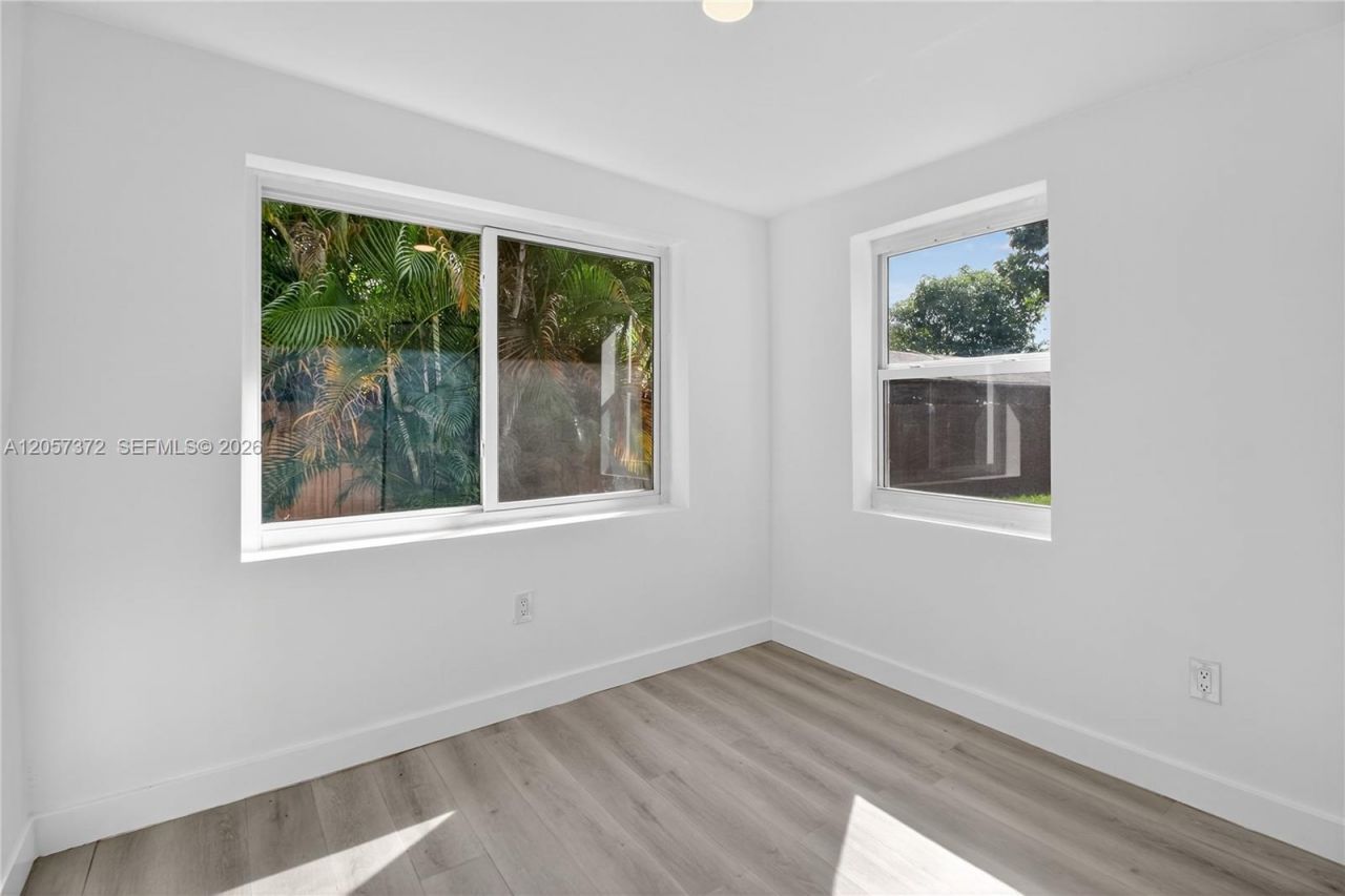 428 NW 97th St , Miami, FL 33150 Photo