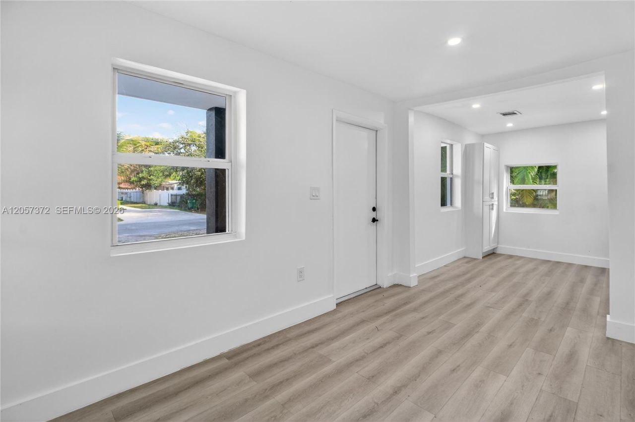 428 NW 97th St , Miami, FL 33150 Photo