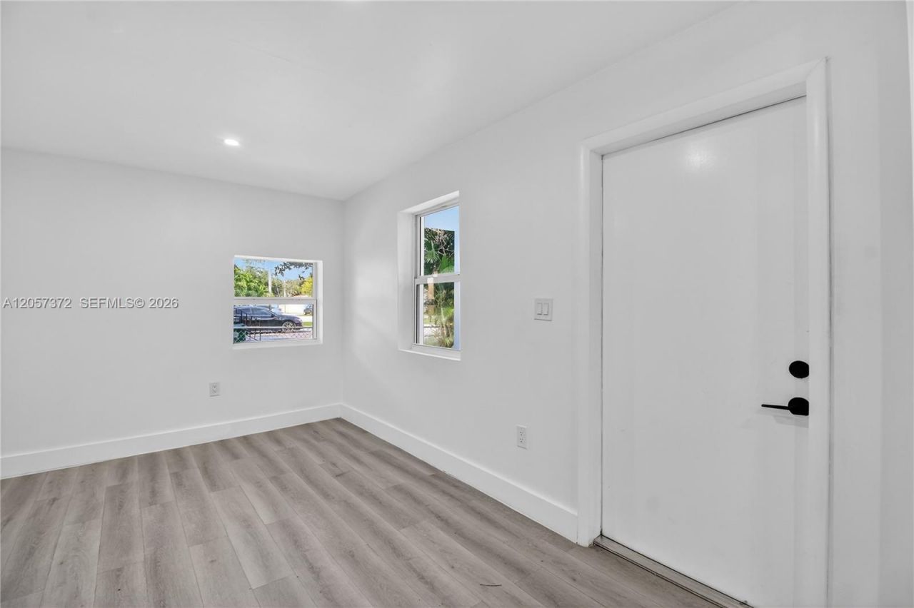 428 NW 97th St , Miami, FL 33150 Photo