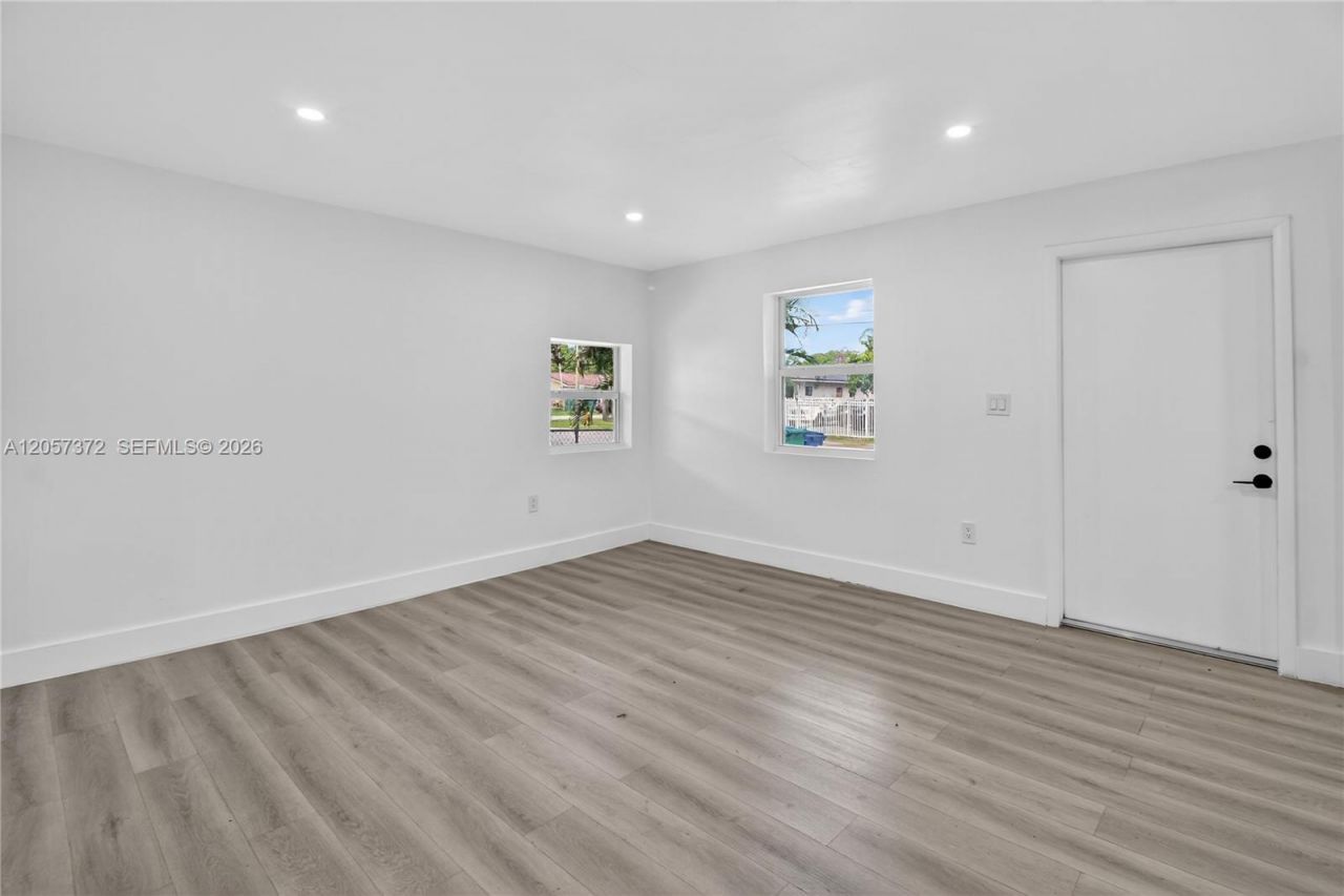428 NW 97th St , Miami, FL 33150 Photo
