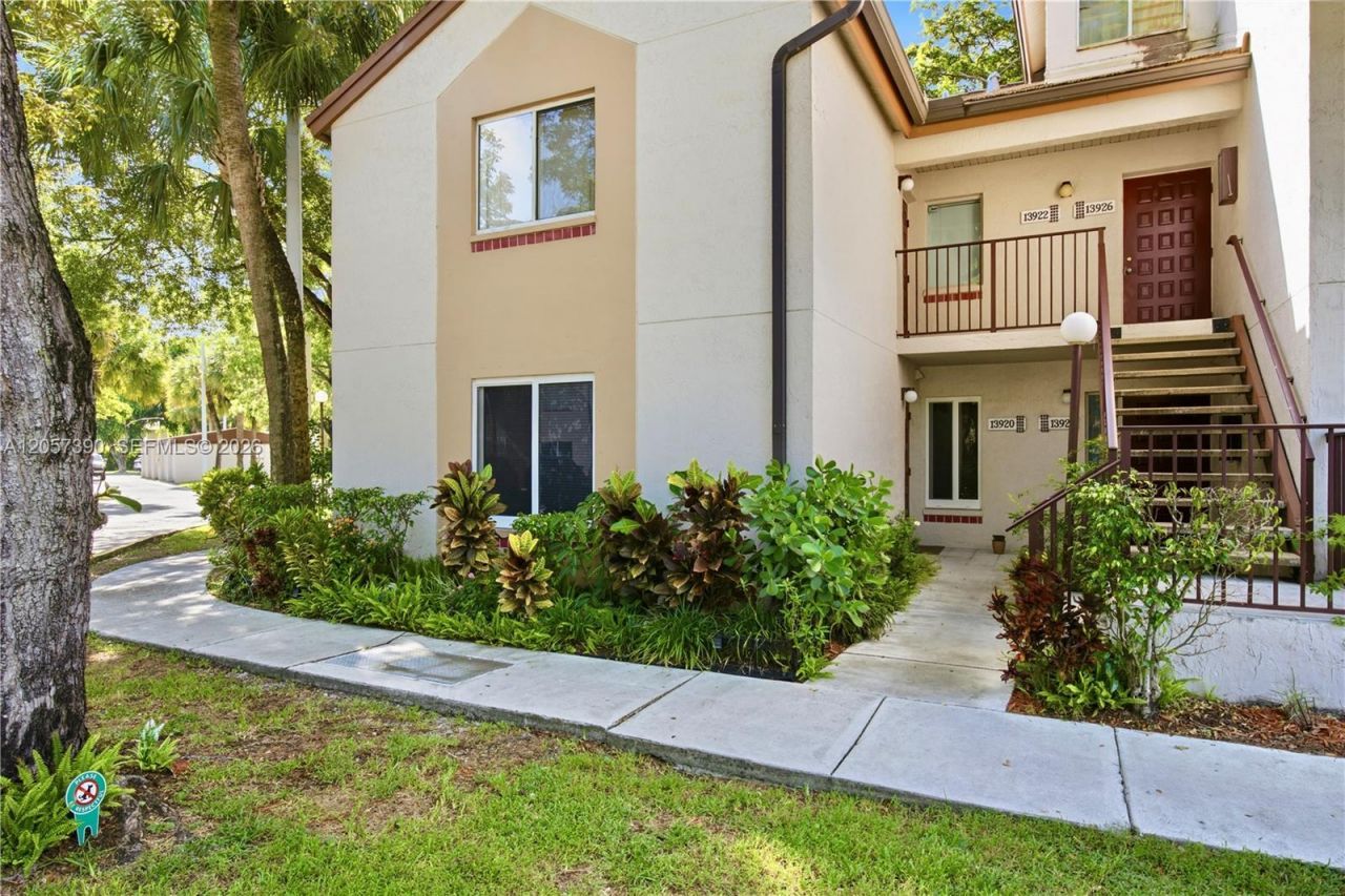 13920 SW 93rd Ln, Unit 13920, Miami, FL 33186 Photo