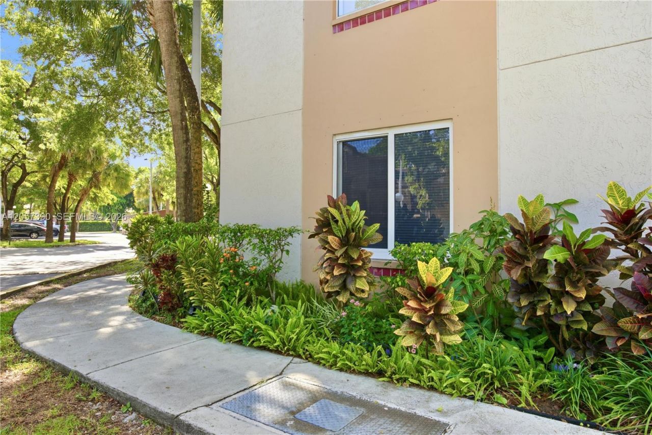 13920 SW 93rd Ln, Unit 13920, Miami, FL 33186 Photo