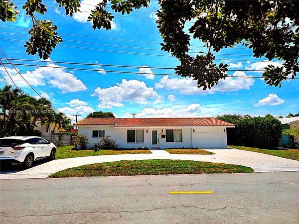 1430 NE 53rd Ct , Fort Lauderdale, FL 33334