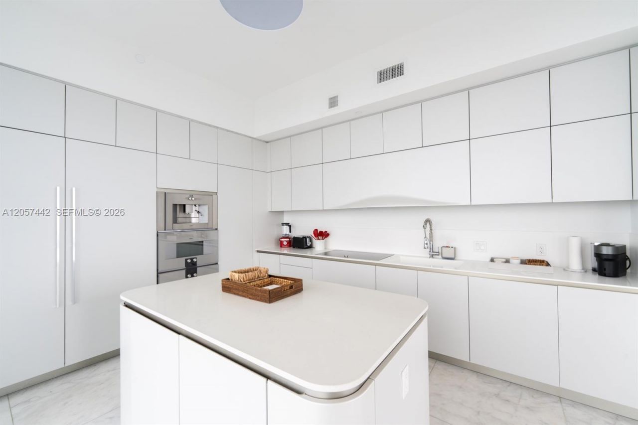 16901 Collins Ave , Unit 4201, Sunny Isles Beach, FL 33160 Photo