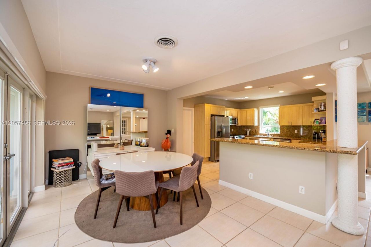 9520 E Broadview Dr , Bay Harbor Islands, FL 33154 Photo