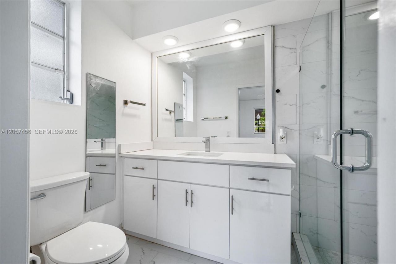 9520 E Broadview Dr, Bay Harbor Islands, FL 33154 Photo