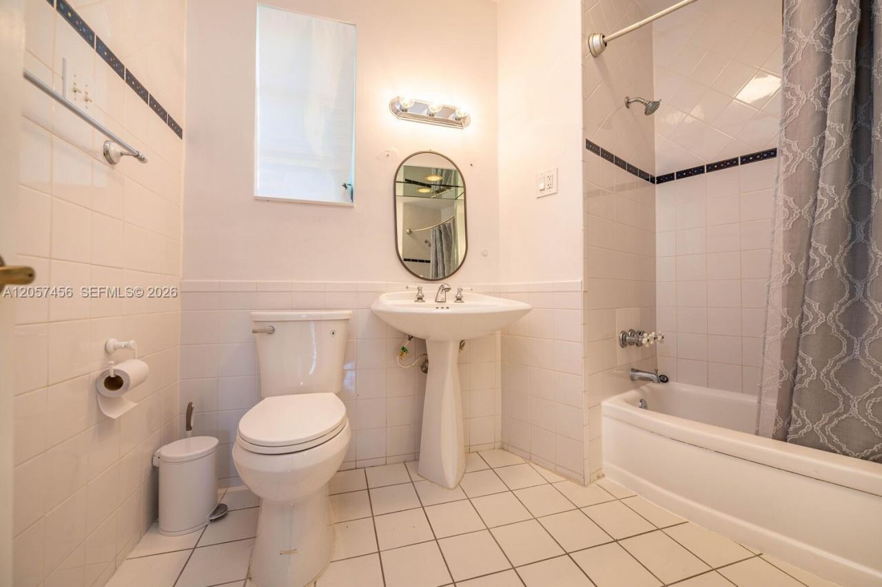 9520 E Broadview Dr , Bay Harbor Islands, FL 33154 Photo