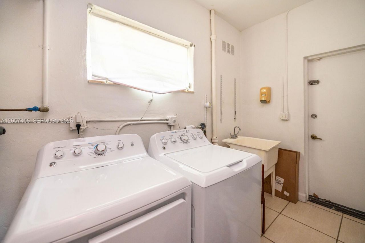 9520 E Broadview Dr , Bay Harbor Islands, FL 33154 Photo