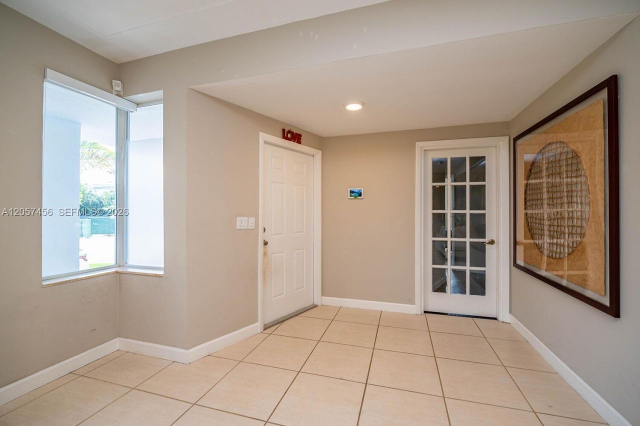 9520 E Broadview Dr , Bay Harbor Islands, FL 33154 Photo