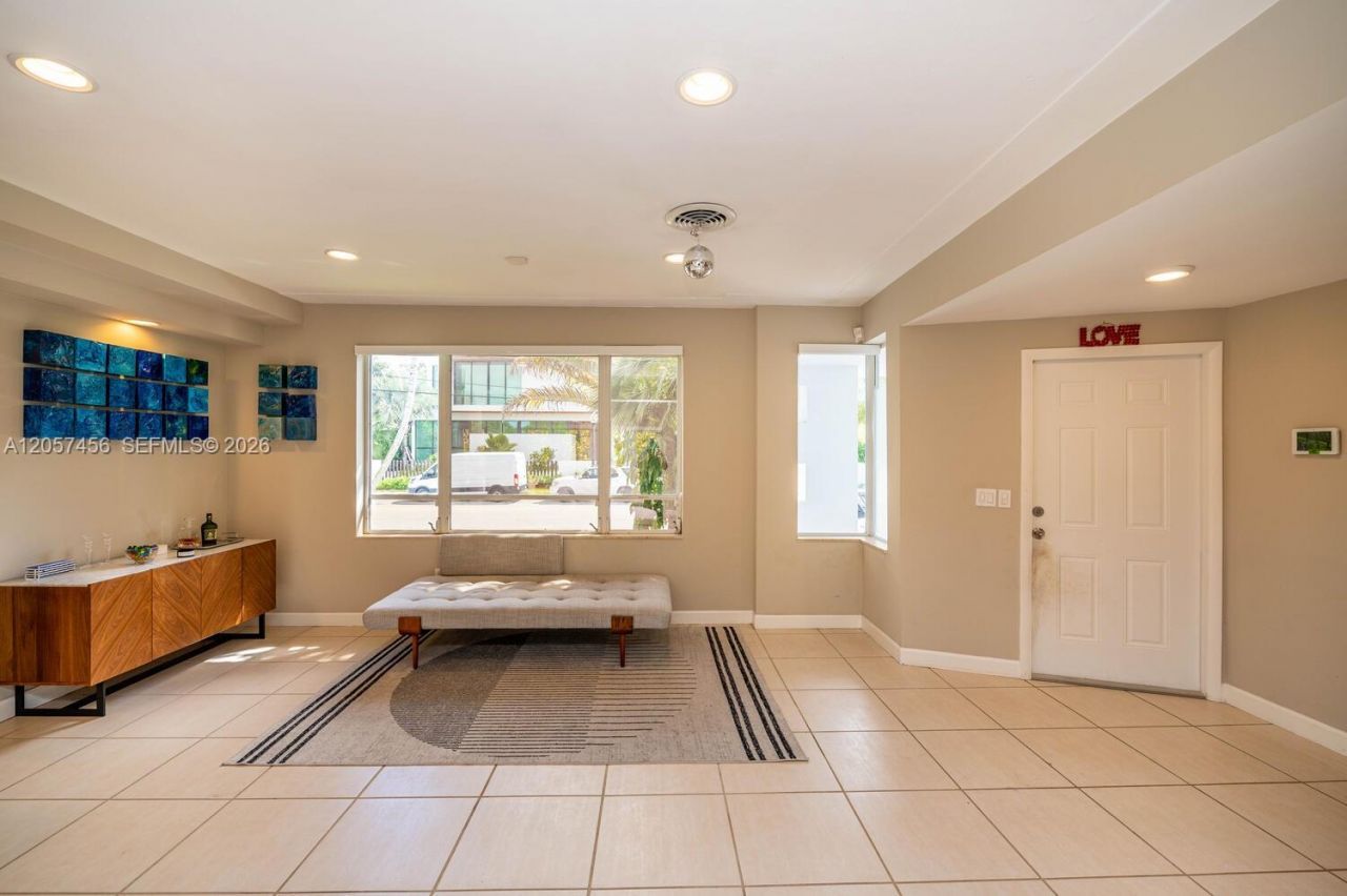9520 E Broadview Dr , Bay Harbor Islands, FL 33154 Photo