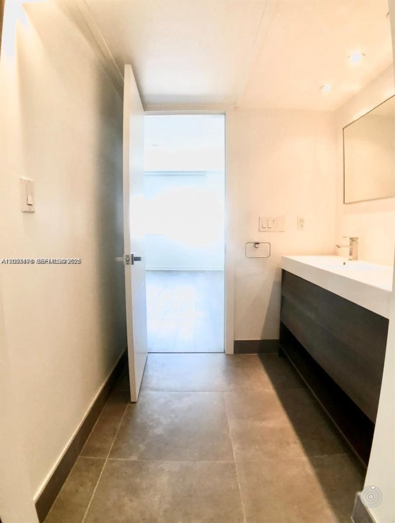 6770 Indian Creek Dr, Unit PH-S, Miami Beach, FL 33141 Photo