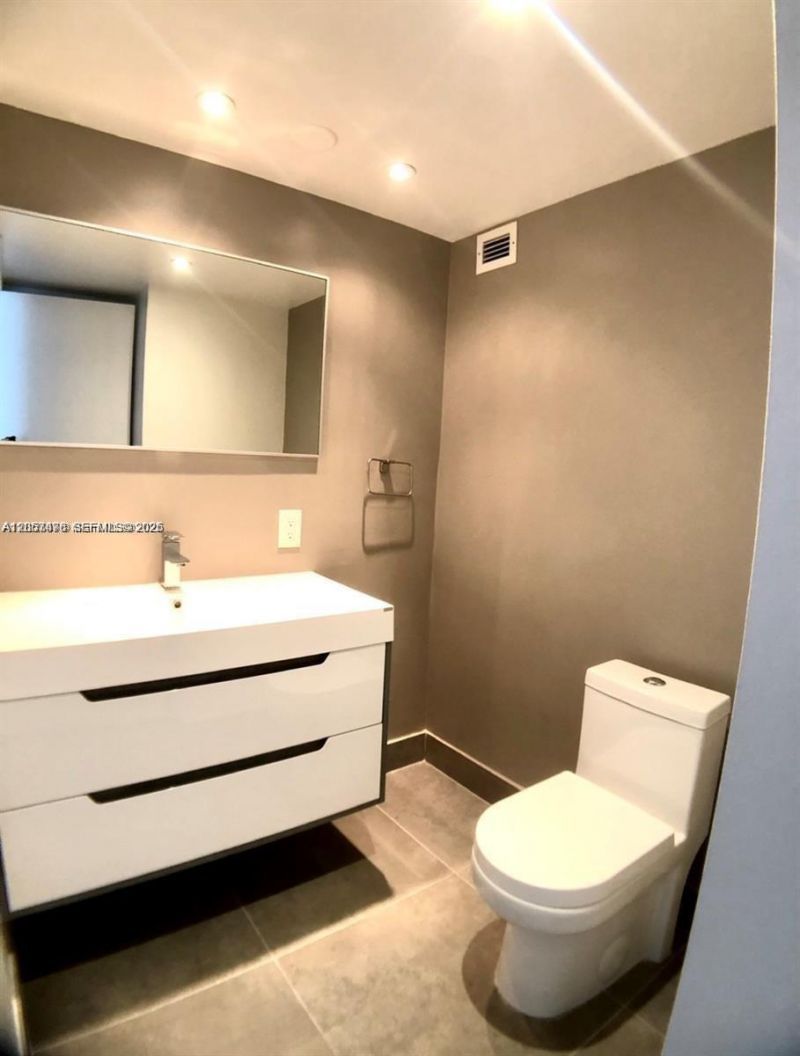 6770 Indian Creek Dr, Unit PH-S, Miami Beach, FL 33141 Photo