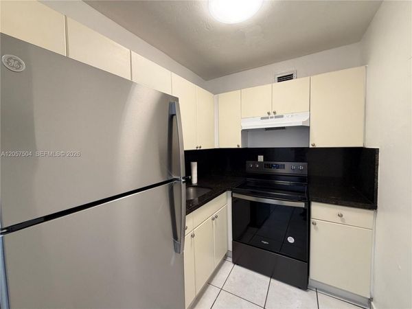 1860 SW 22nd St, Unit 4, Miami, FL 33145