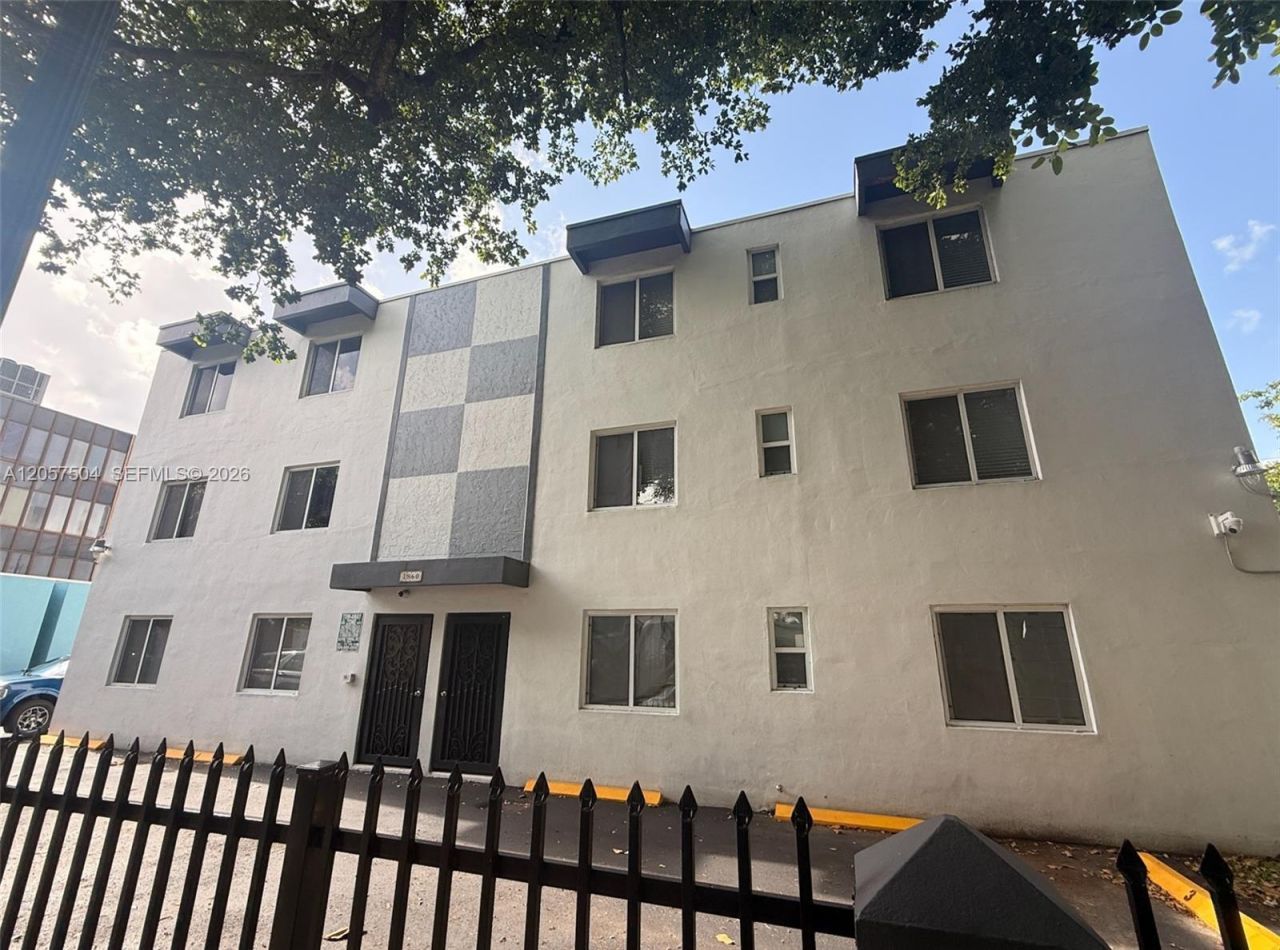 1860 SW 22nd St, Unit 4, Miami, FL 33145 Photo