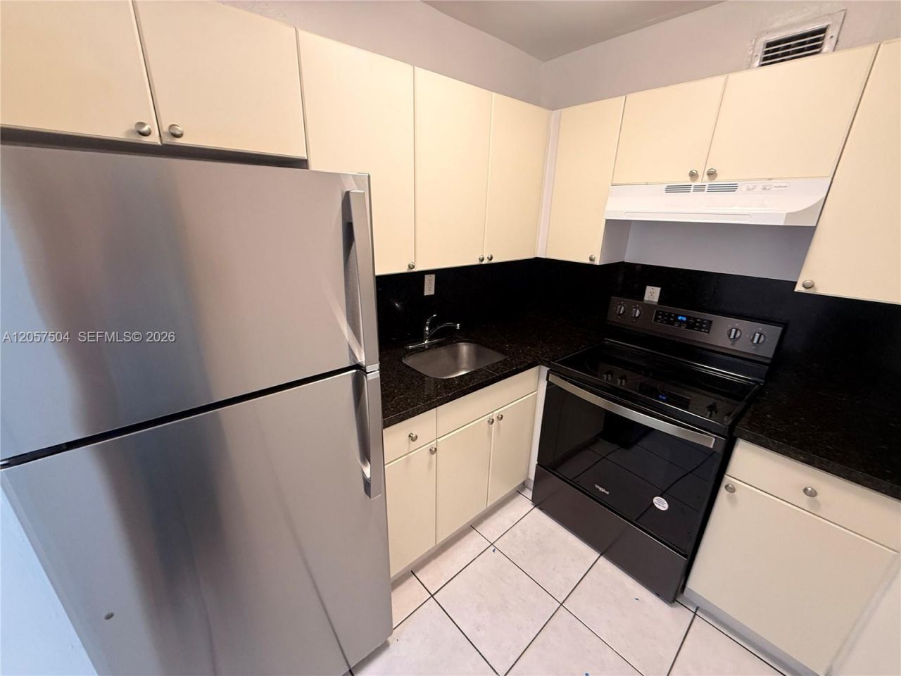 1860 SW 22nd St , Unit 4, Miami, FL 33145 Photo