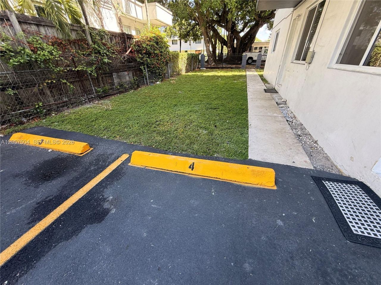 1860 SW 22nd St , Unit 4, Miami, FL 33145 Photo