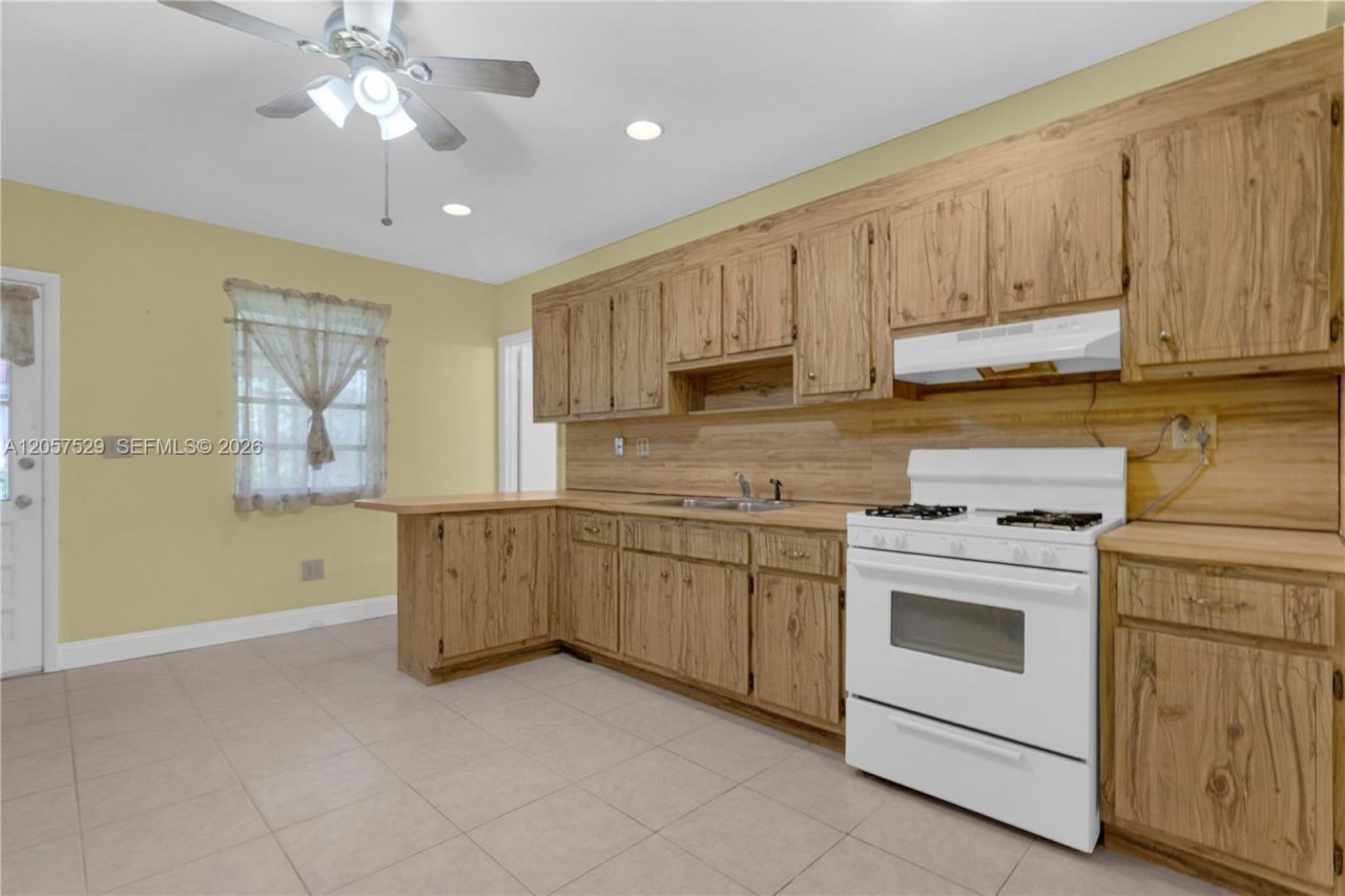 2322 SW 128th Ave, Miami, FL 33175 Photo